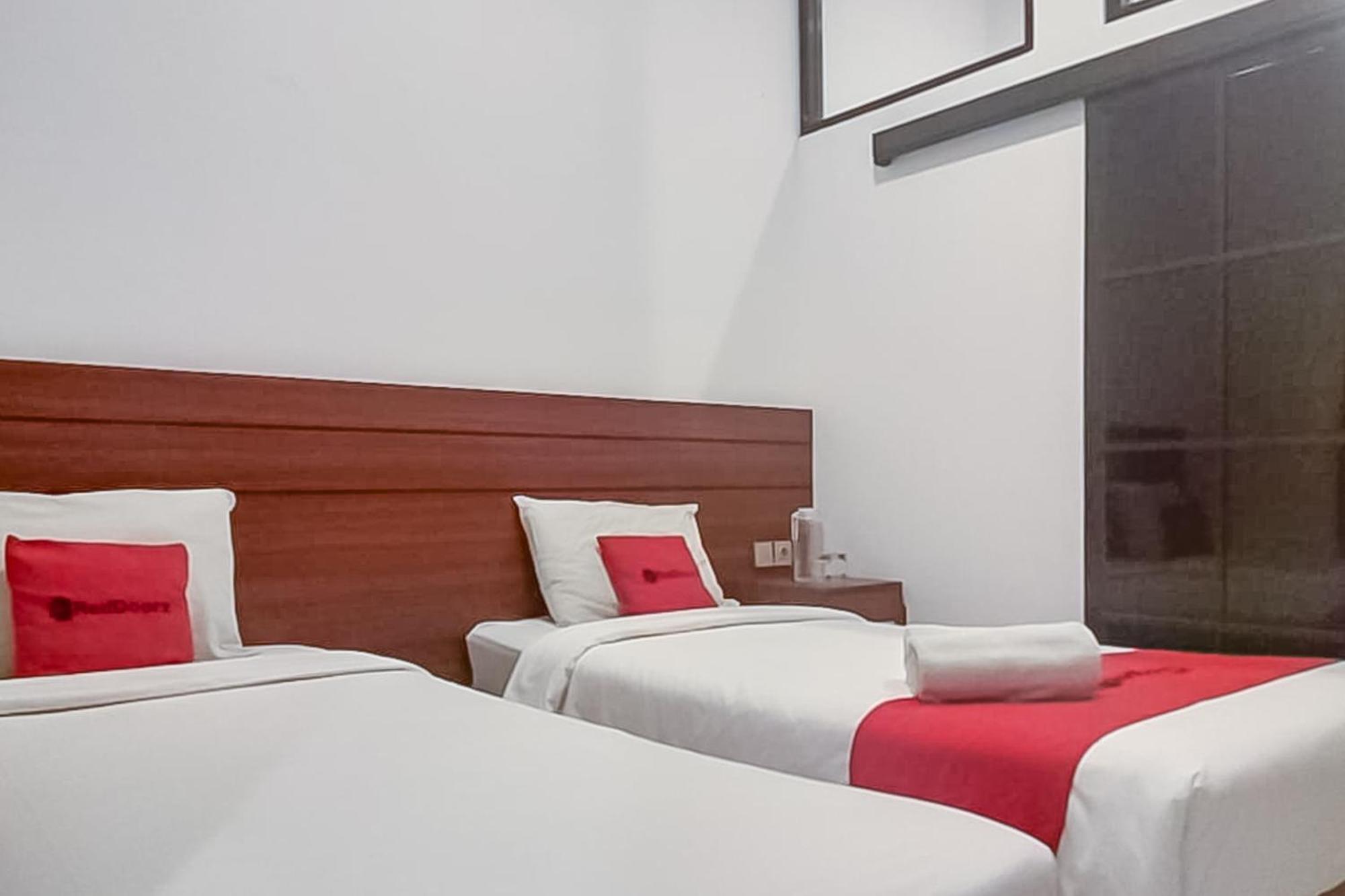 Hotel Reddoorz At Jalan Siliwangi Semarang
